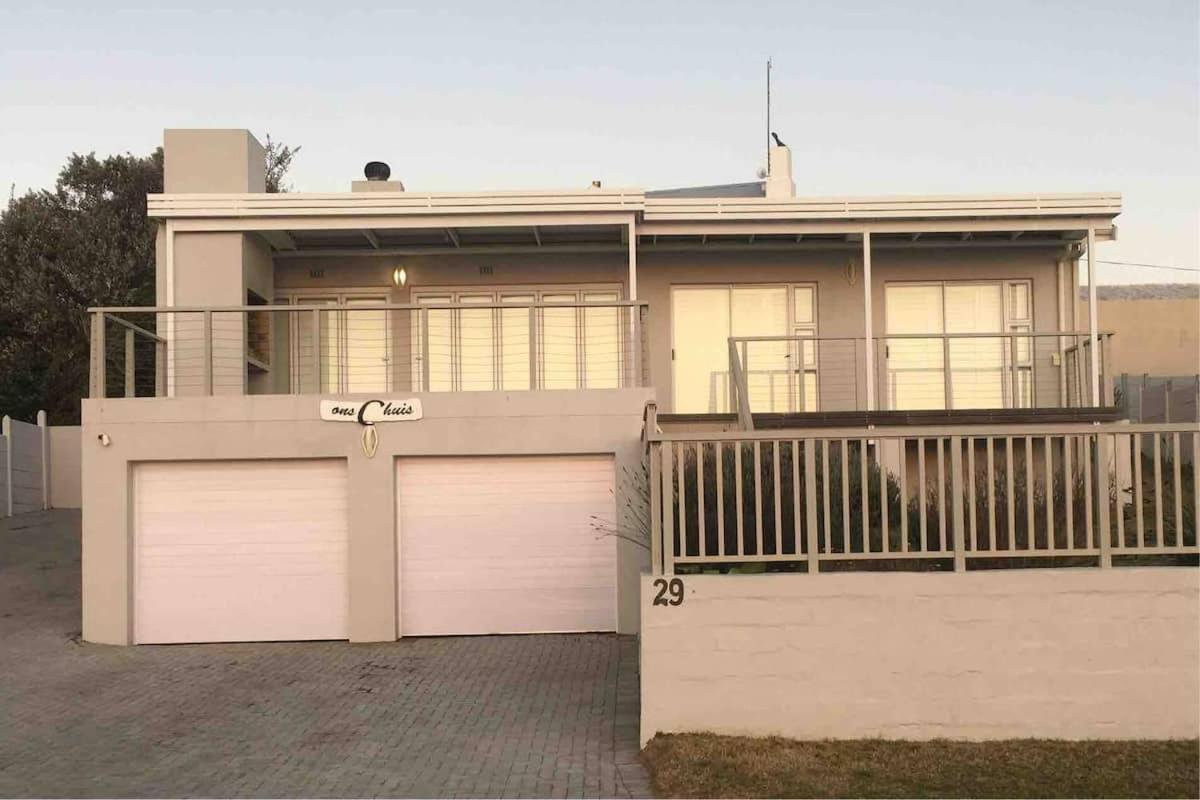 Ons C-Huis - Gansbaai Seafront Accommodation, Back-Up Power Kültér fotó