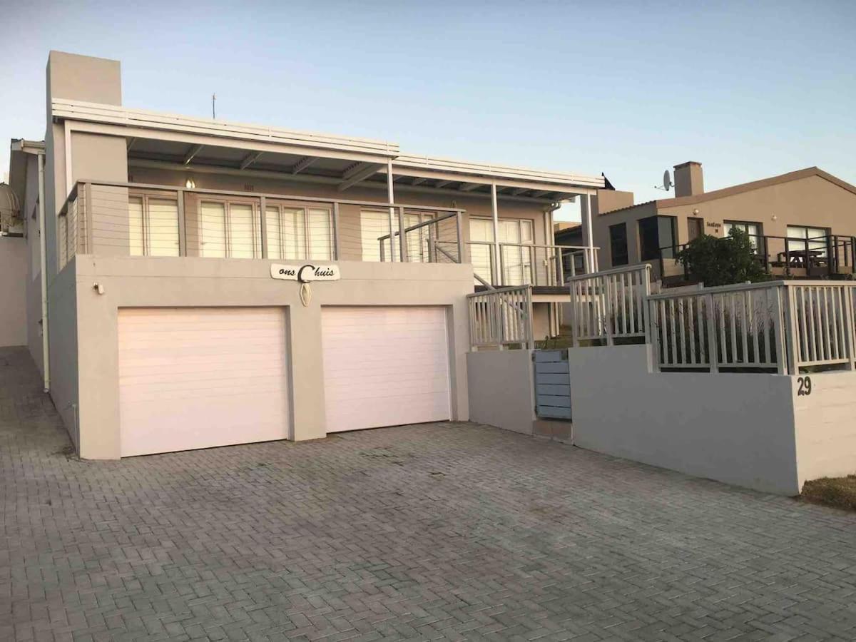 Ons C-Huis - Gansbaai Seafront Accommodation, Back-Up Power Kültér fotó